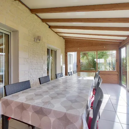 Maison Pour 8 - 5min De La - Jardin & Veranda Holiday home *