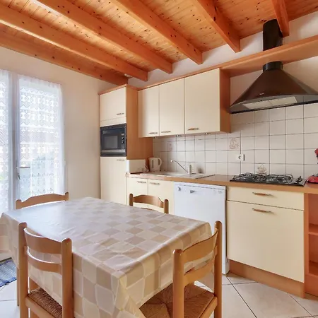 Maison Pour 8 - 5min De La - Jardin & Veranda Holiday home