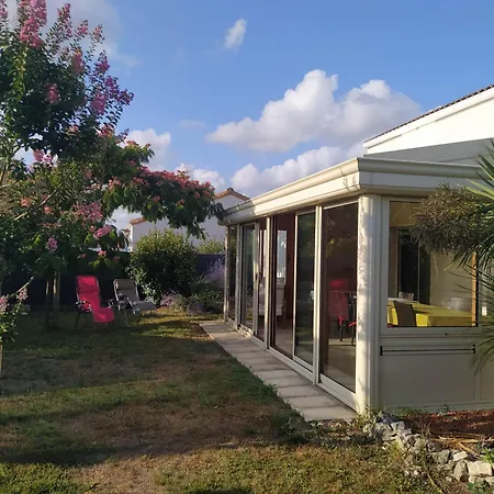 Holiday home Maison Pour 8 - 5min De La - Jardin & Veranda *